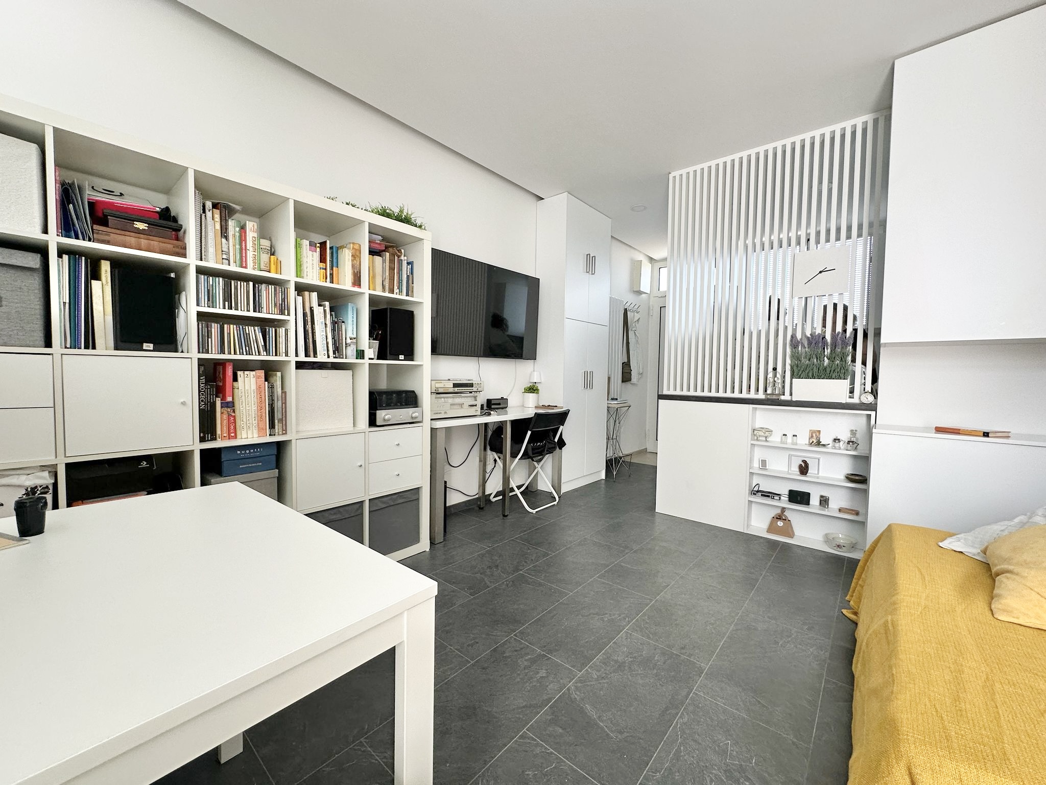 Vitić, uređena garsonijera s pogledom, 20 m2